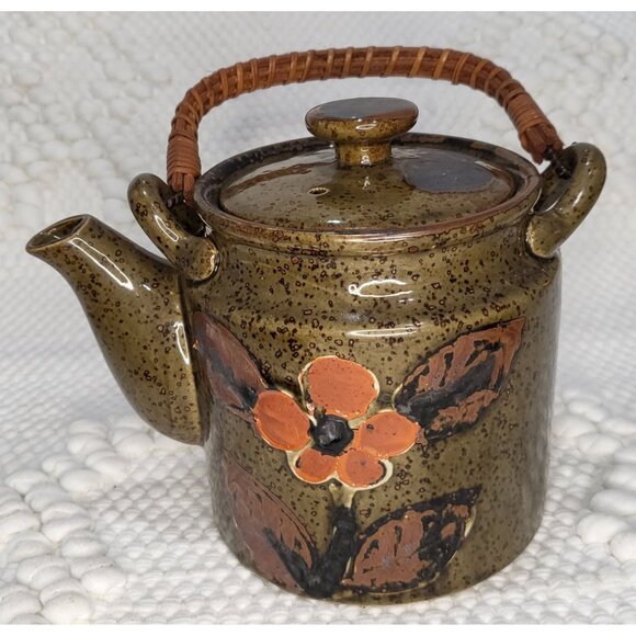 Japanese teapot bamboo handle and four cups, Handpainted floral motif - Picture 5 of 10